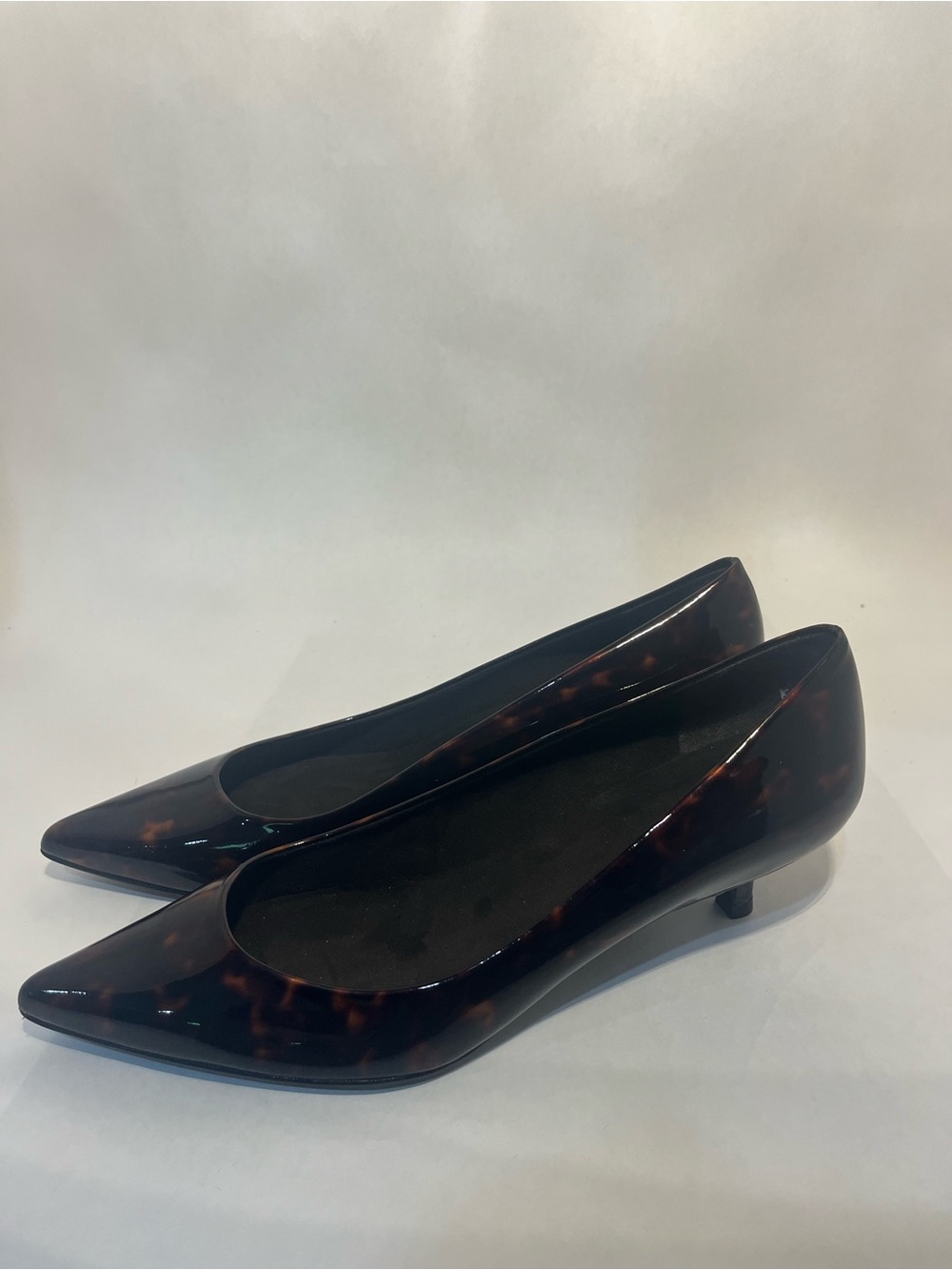 Stuart Weitzman Pointed Toe Tortoiseshell Patent kitten heels (never worn) - Picture 3 of 8
